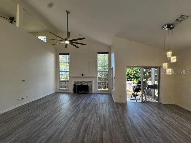 Image 8 of 36 For 306 Oak Park Place