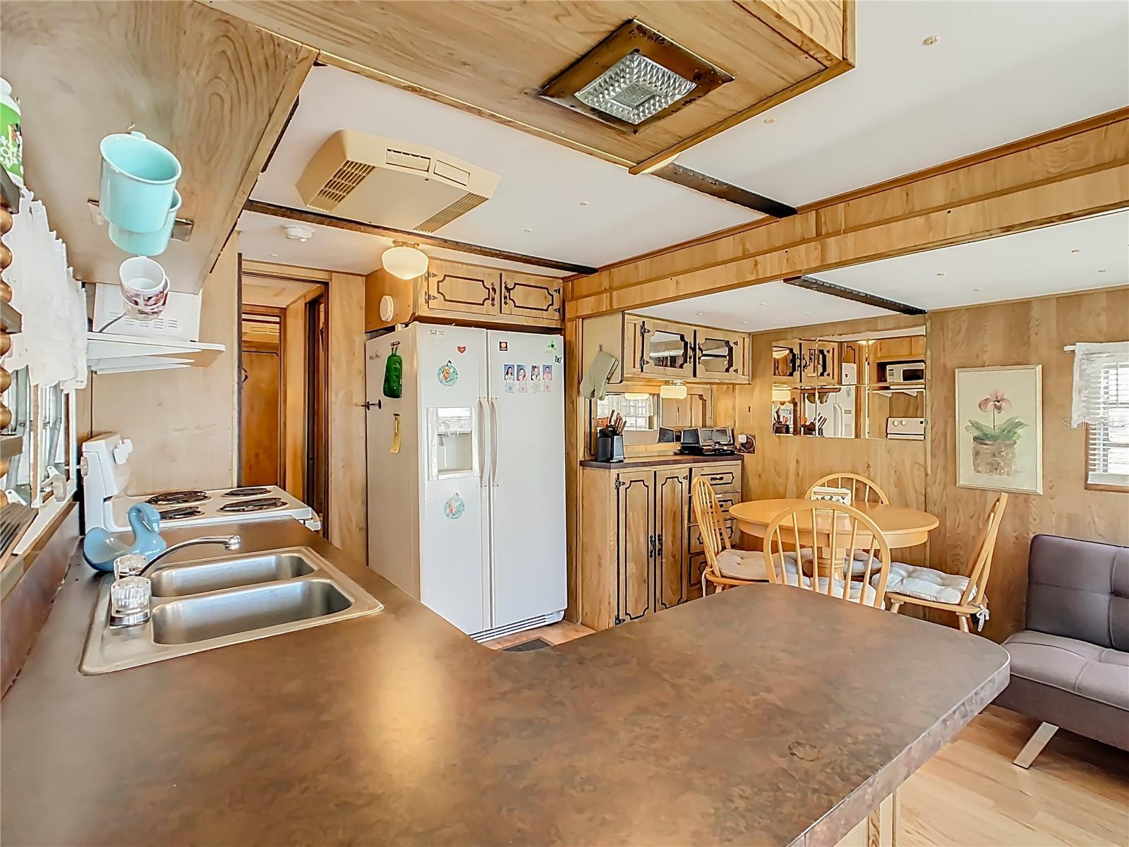 Image 13 of 30 For 9000 Us Hwy 192  407