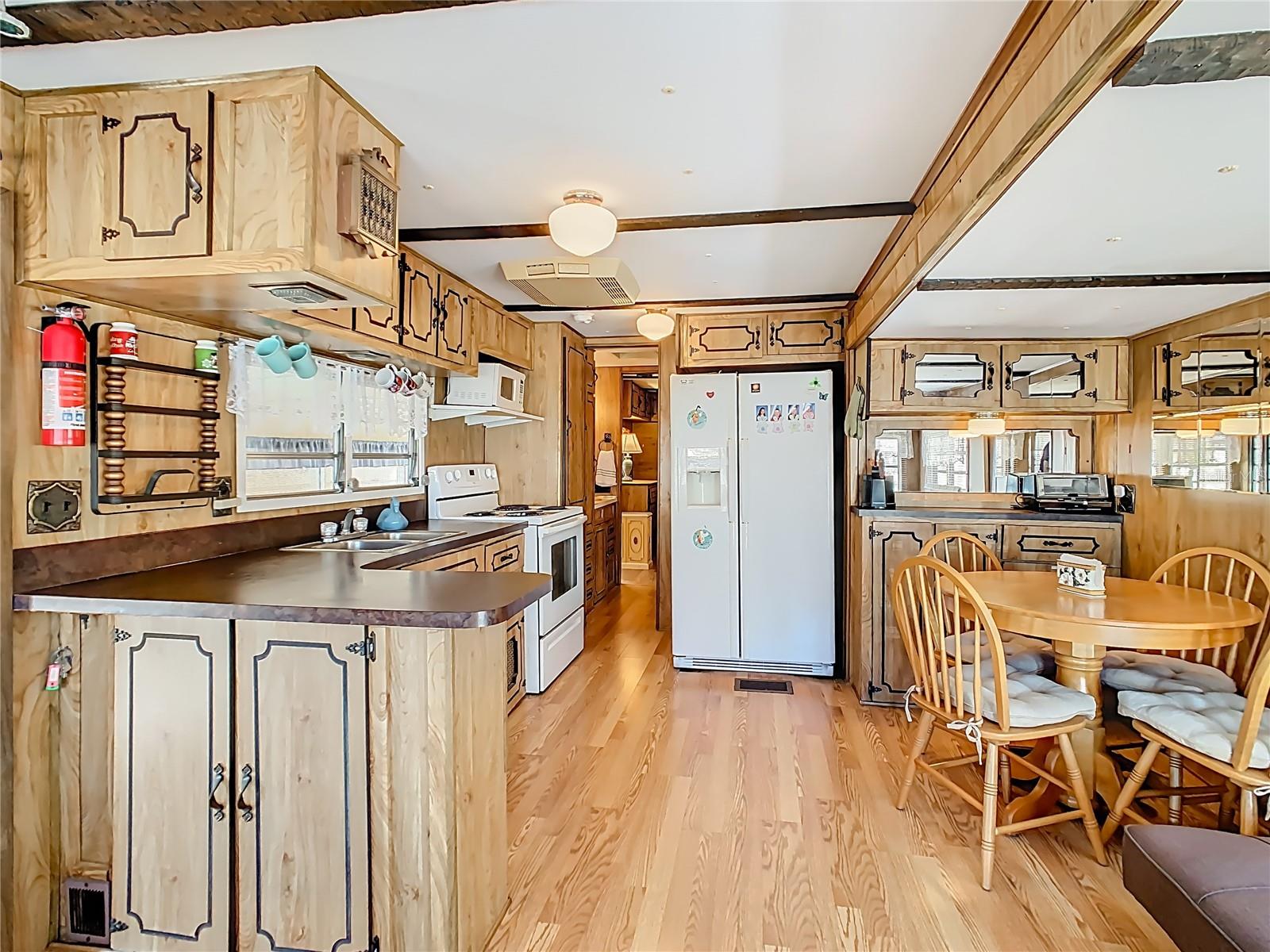 Image 14 of 30 For 9000 Us Hwy 192  407