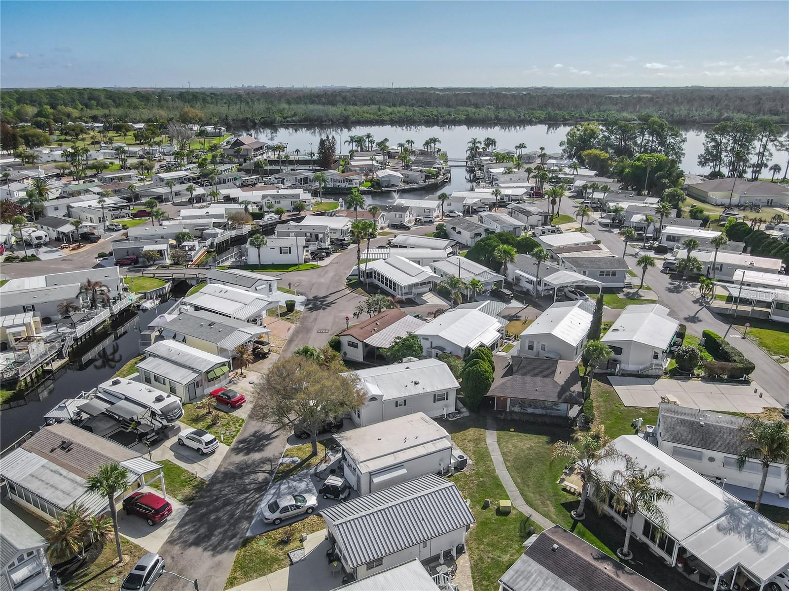 Image 26 of 30 For 9000 Us Hwy 192  407