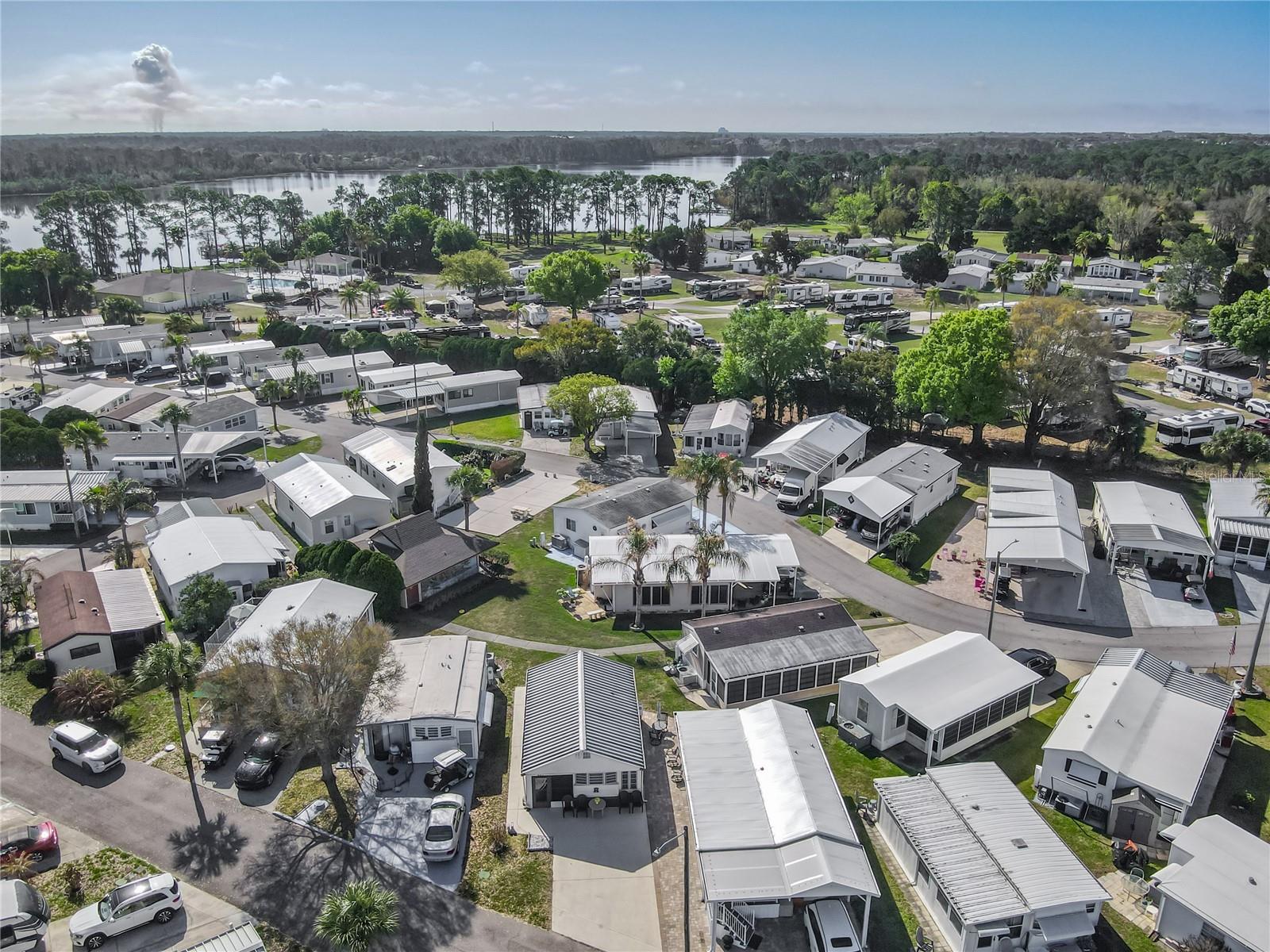 Image 27 of 30 For 9000 Us Hwy 192  407