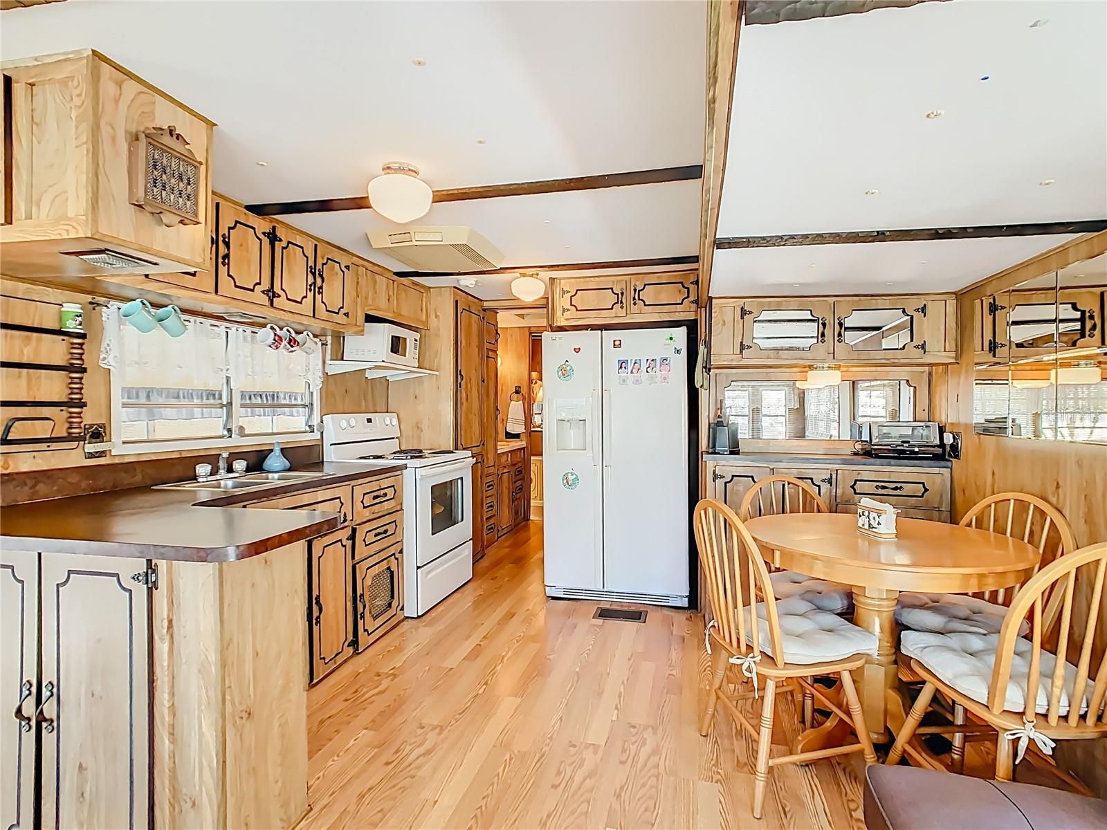 Image 3 of 30 For 9000 Us Hwy 192  407