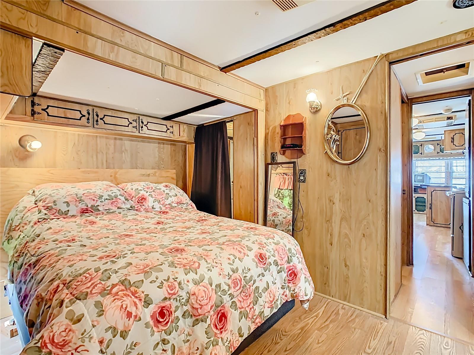 Image 4 of 30 For 9000 Us Hwy 192  407