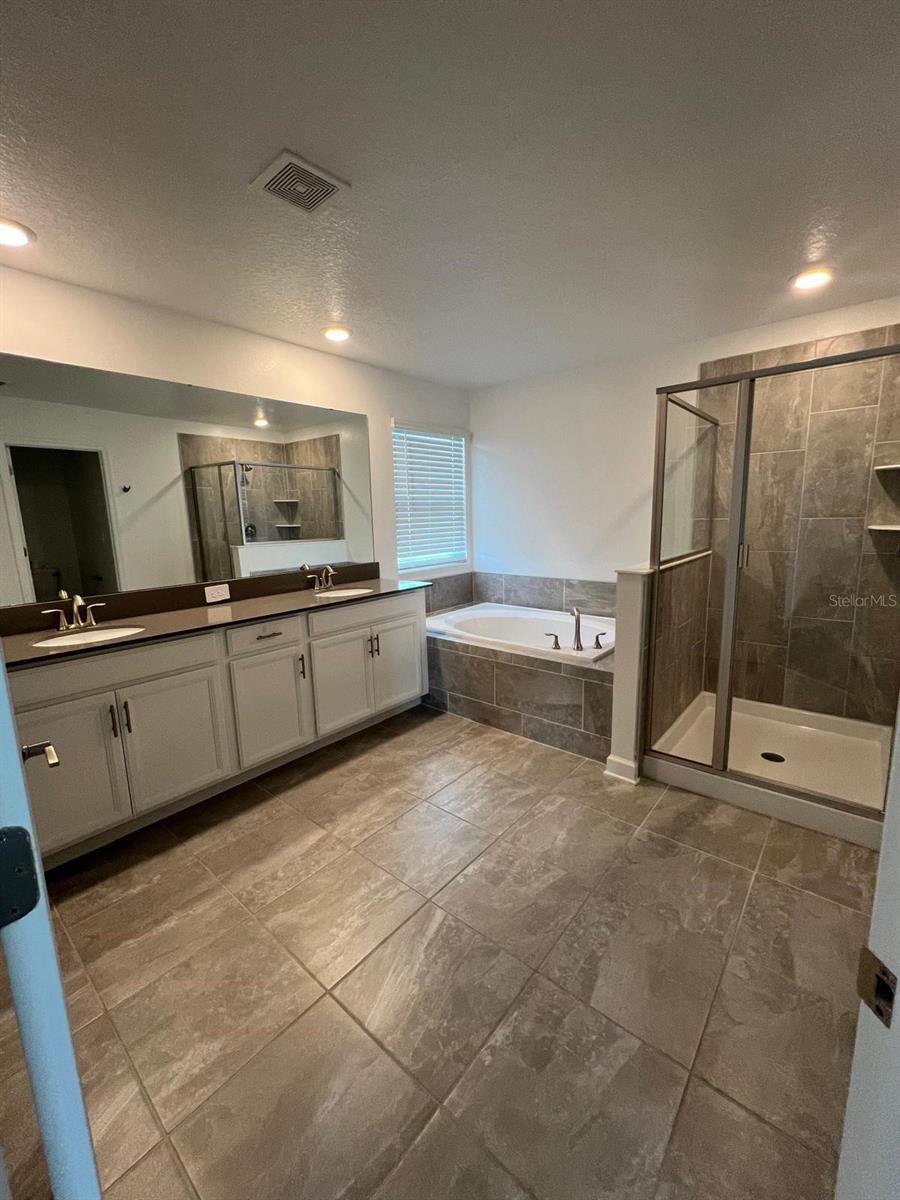 Image 16 of 41 For 2817 Camden Way