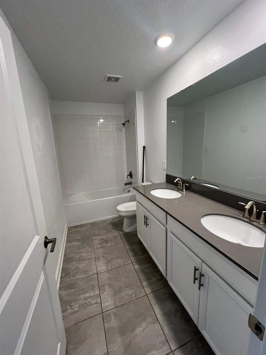 Image 18 of 41 For 2817 Camden Way