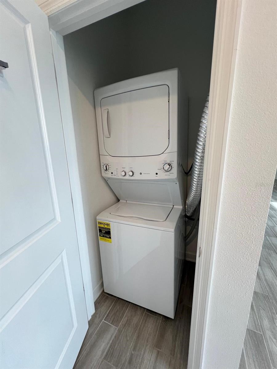 Image 3 of 41 For 2817 Camden Way