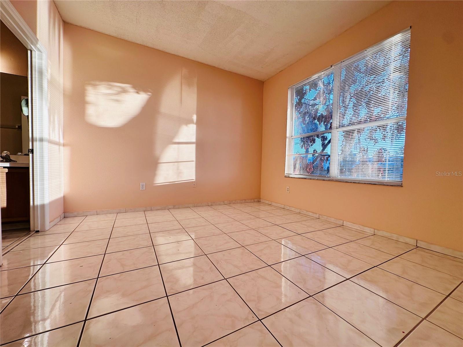 Image 7 of 17 For 13343 Summerton Drive