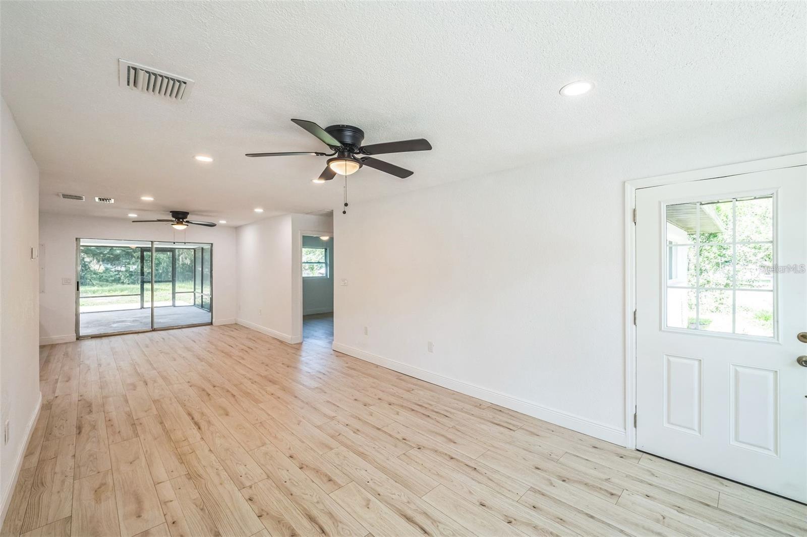 Image 4 of 26 For 4212 Harry Drive