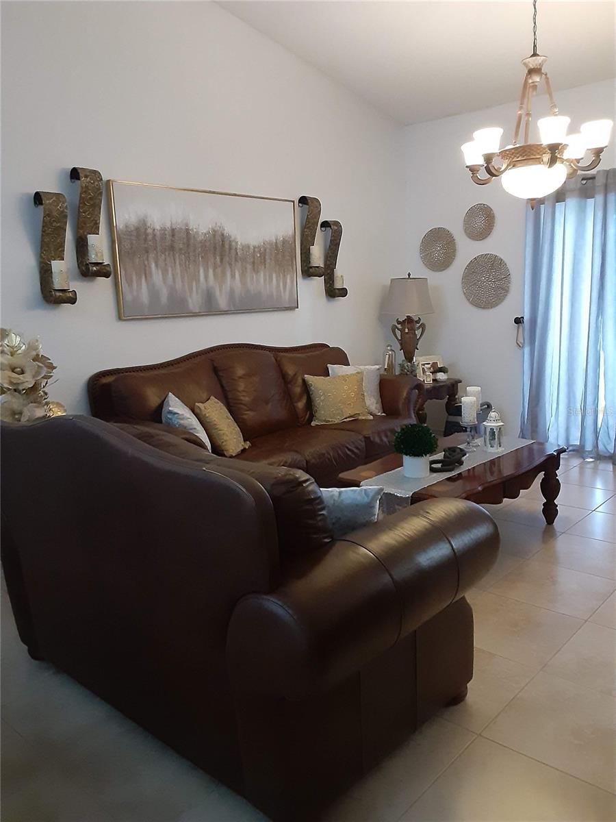 Image 3 of 18 For 14364 Island Cove Drive