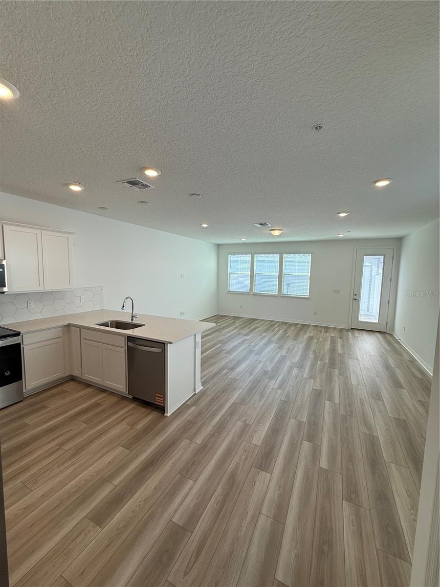 Image 8 of 34 For 4616 Orchard View Alley