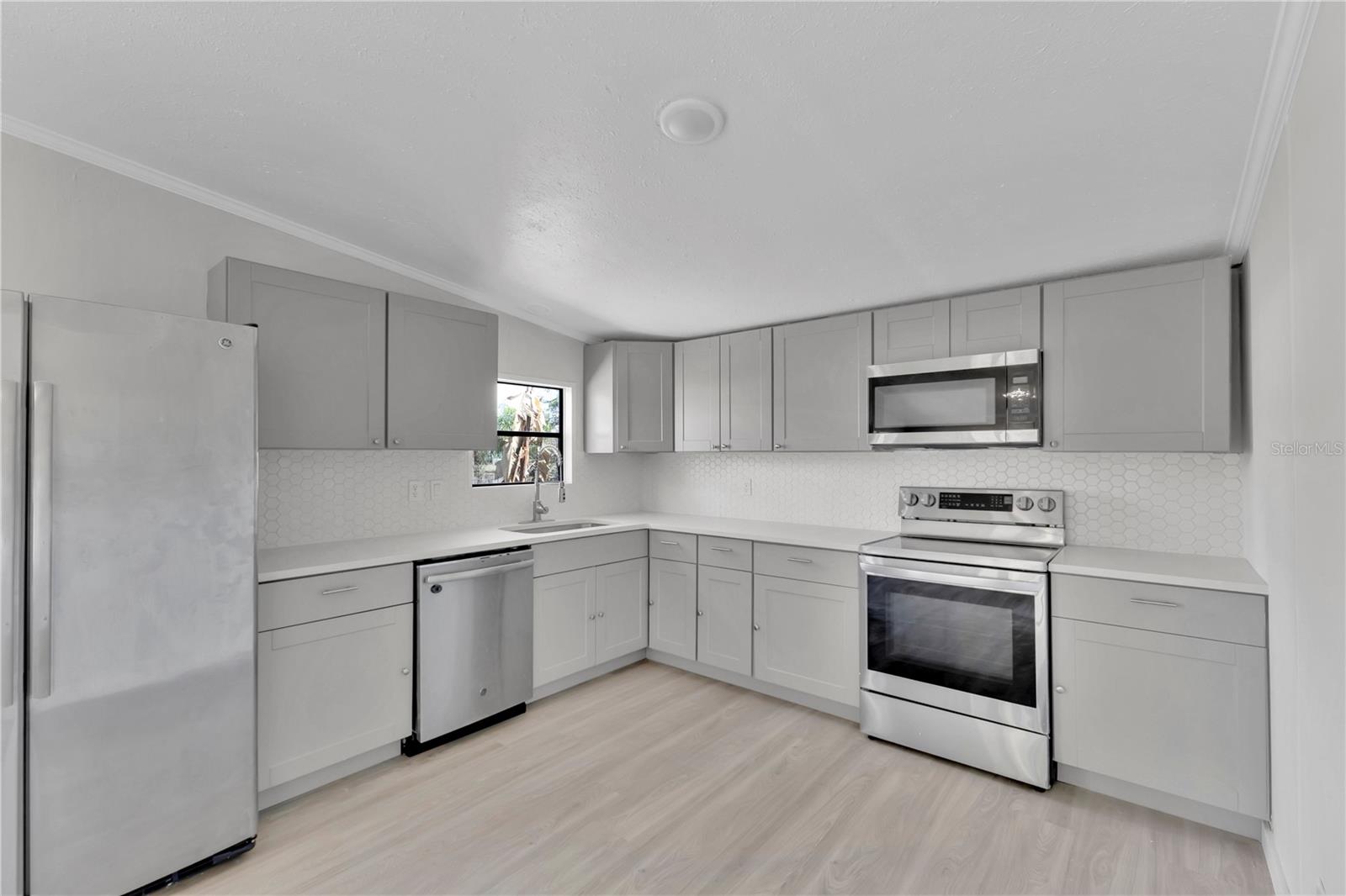 Image 6 of 23 For 9180 Concord Road