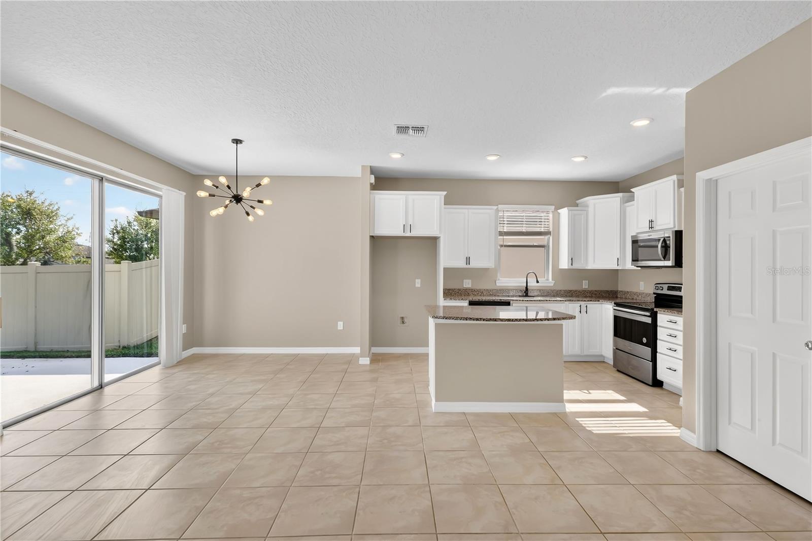 Image 6 of 22 For 1892 Cayman Cove Circle