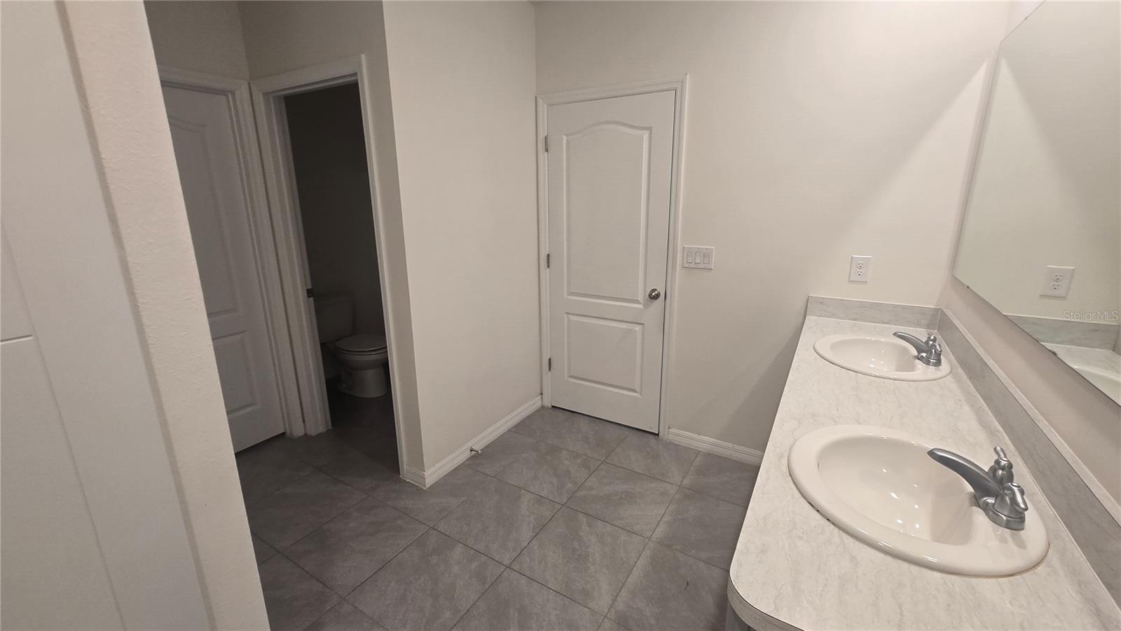 Image 16 of 20 For 3358 Summerdale Way