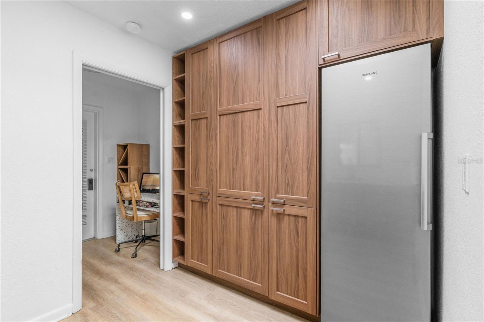 Image 22 of 69 For 1865 North Street