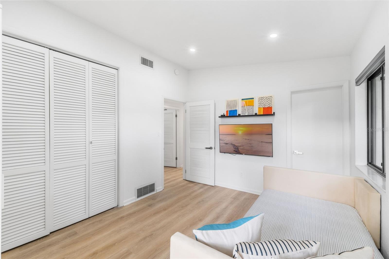 Image 27 of 69 For 1865 North Street