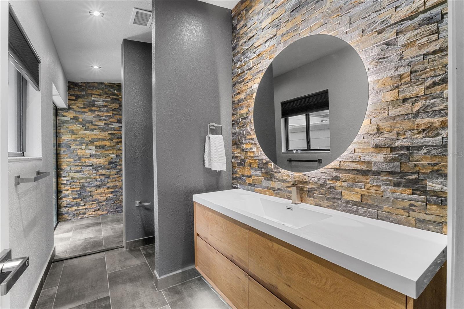 Image 30 of 69 For 1865 North Street