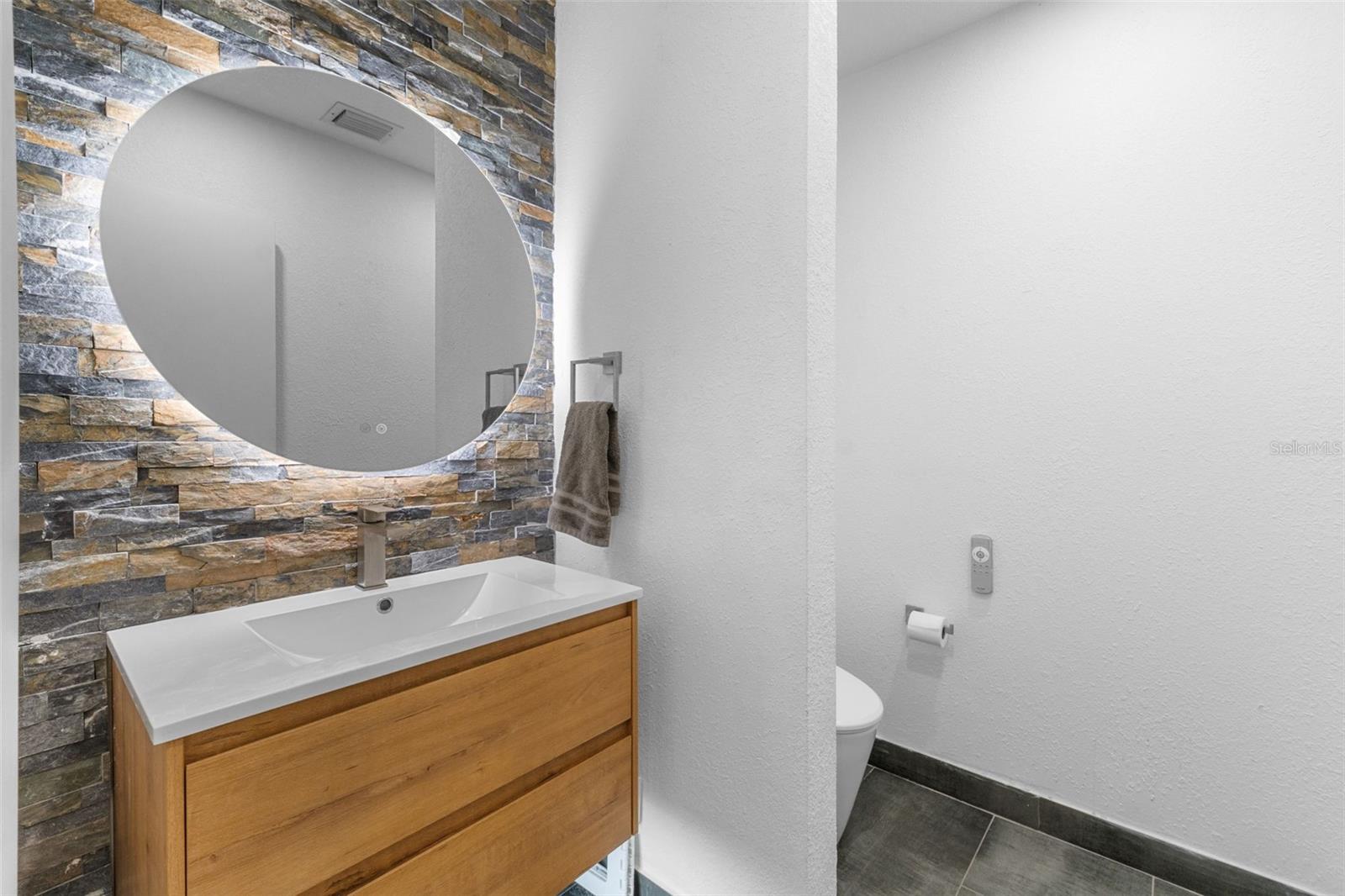 Image 33 of 69 For 1865 North Street