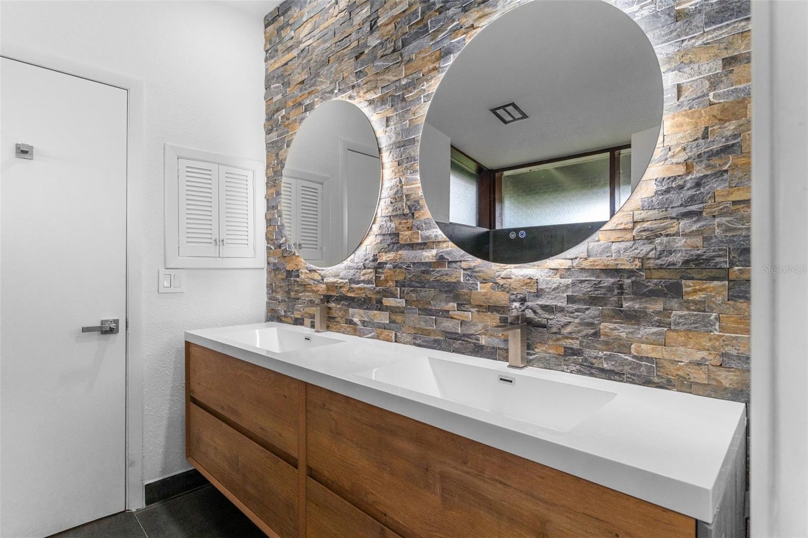 Image 34 of 69 For 1865 North Street