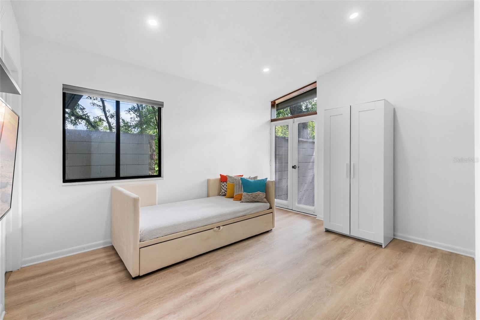 Image 36 of 69 For 1865 North Street