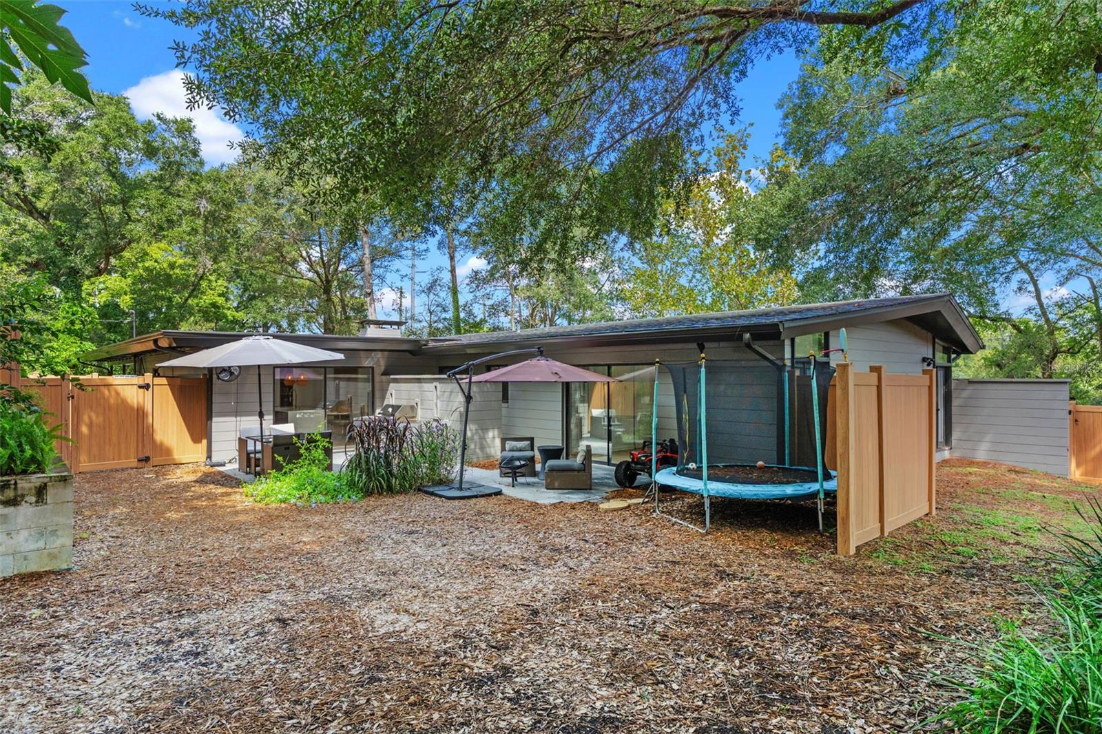 Image 40 of 69 For 1865 North Street