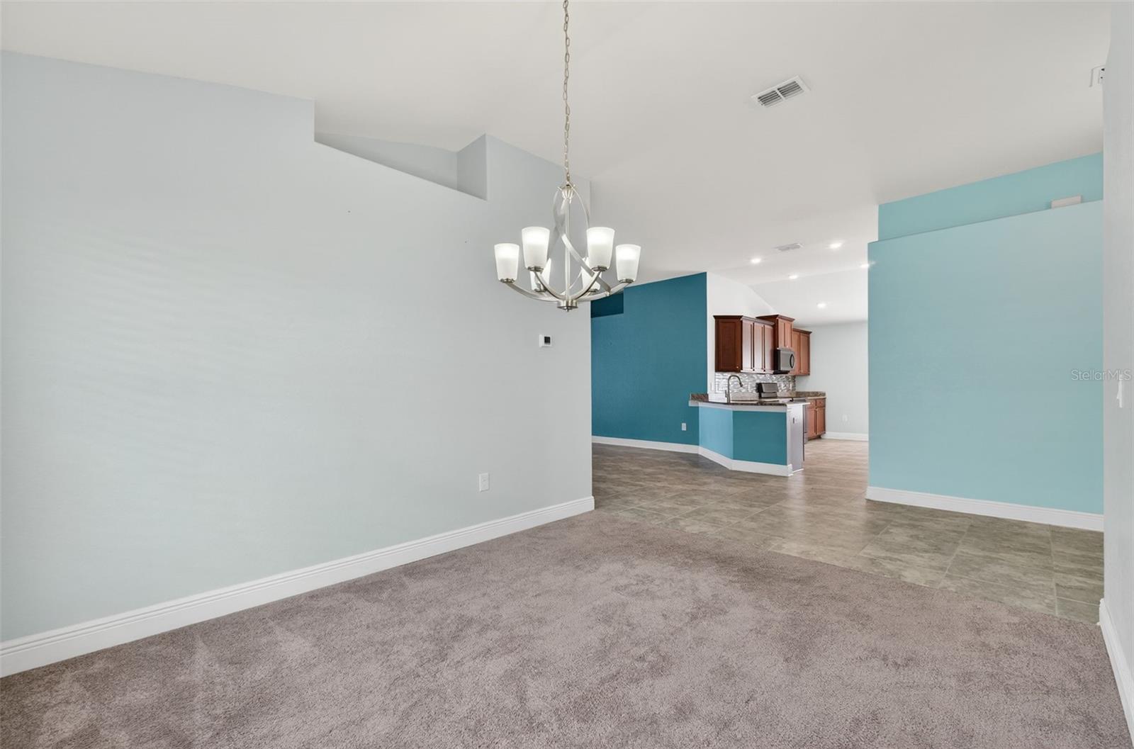 Image 14 of 63 For 649 Meadow Pointe Drive