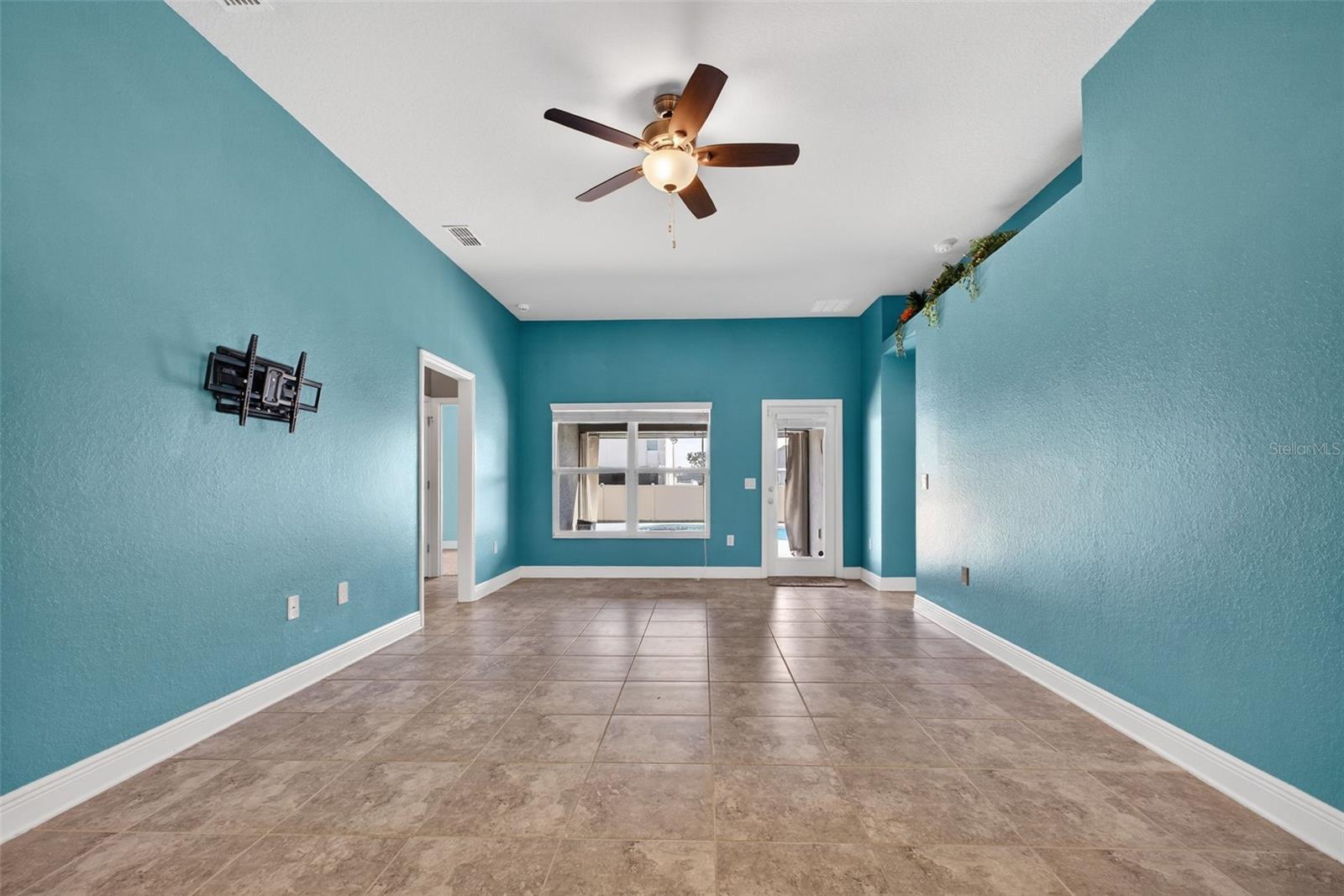 Image 15 of 63 For 649 Meadow Pointe Drive