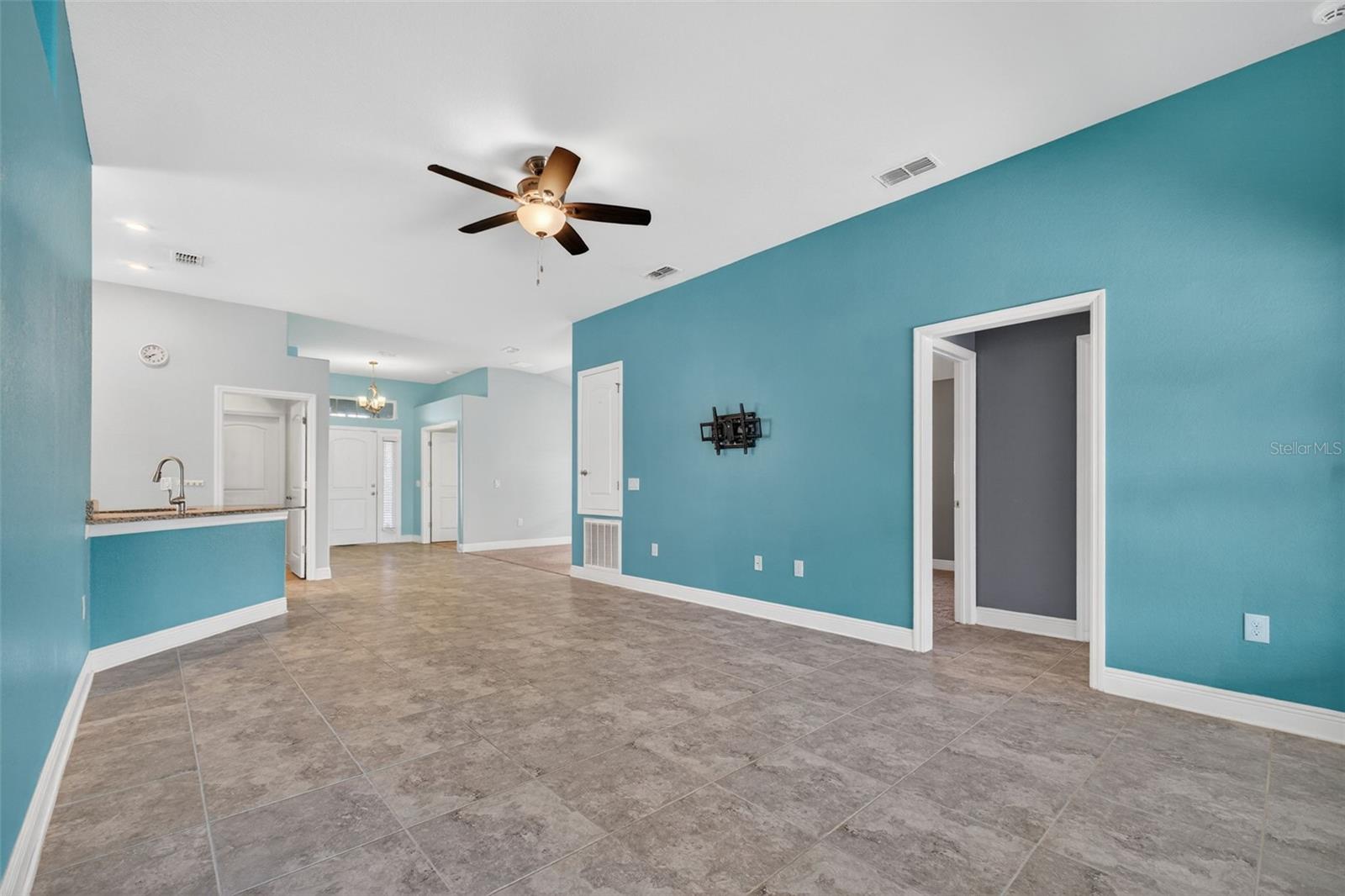 Image 17 of 63 For 649 Meadow Pointe Drive