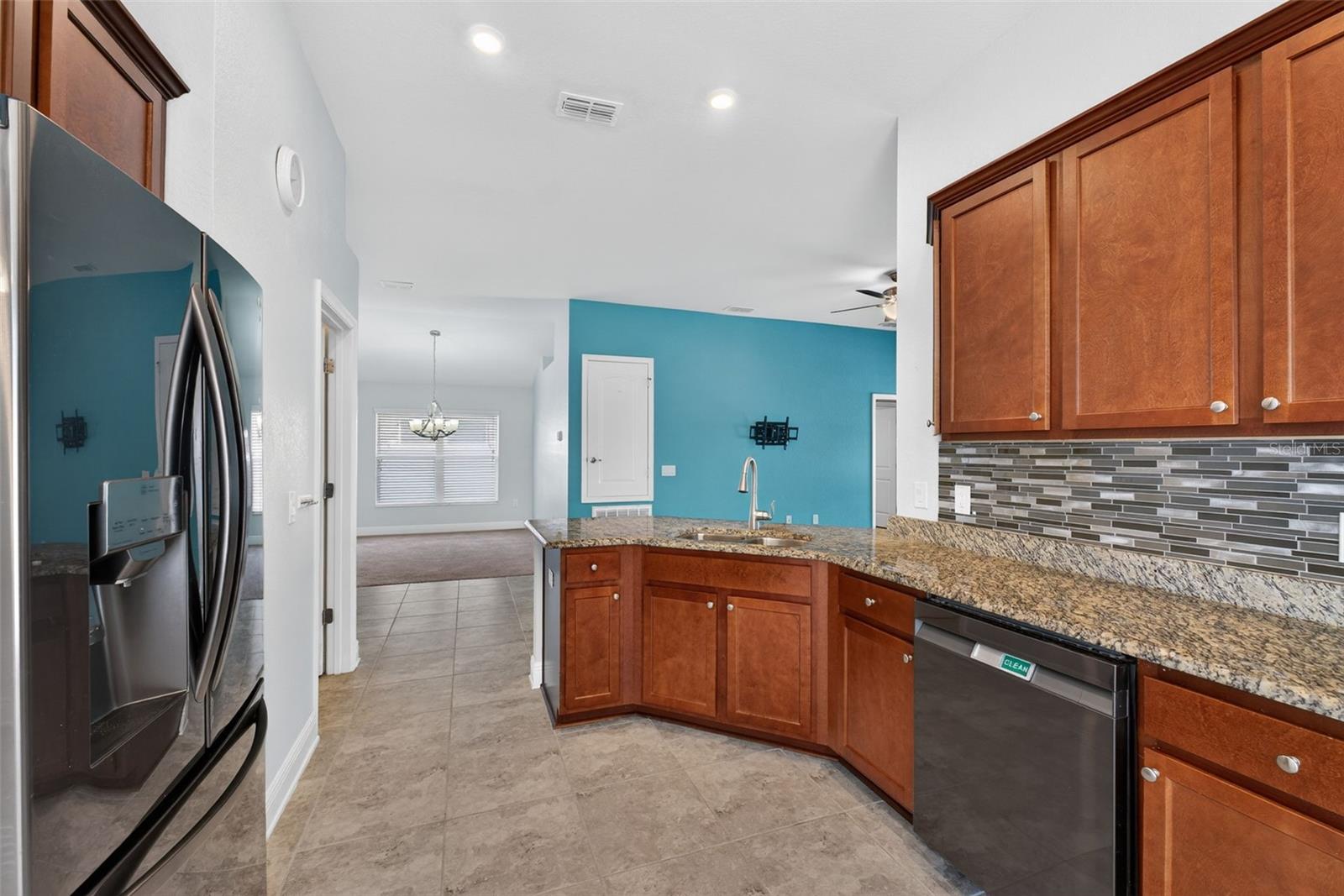 Image 21 of 63 For 649 Meadow Pointe Drive