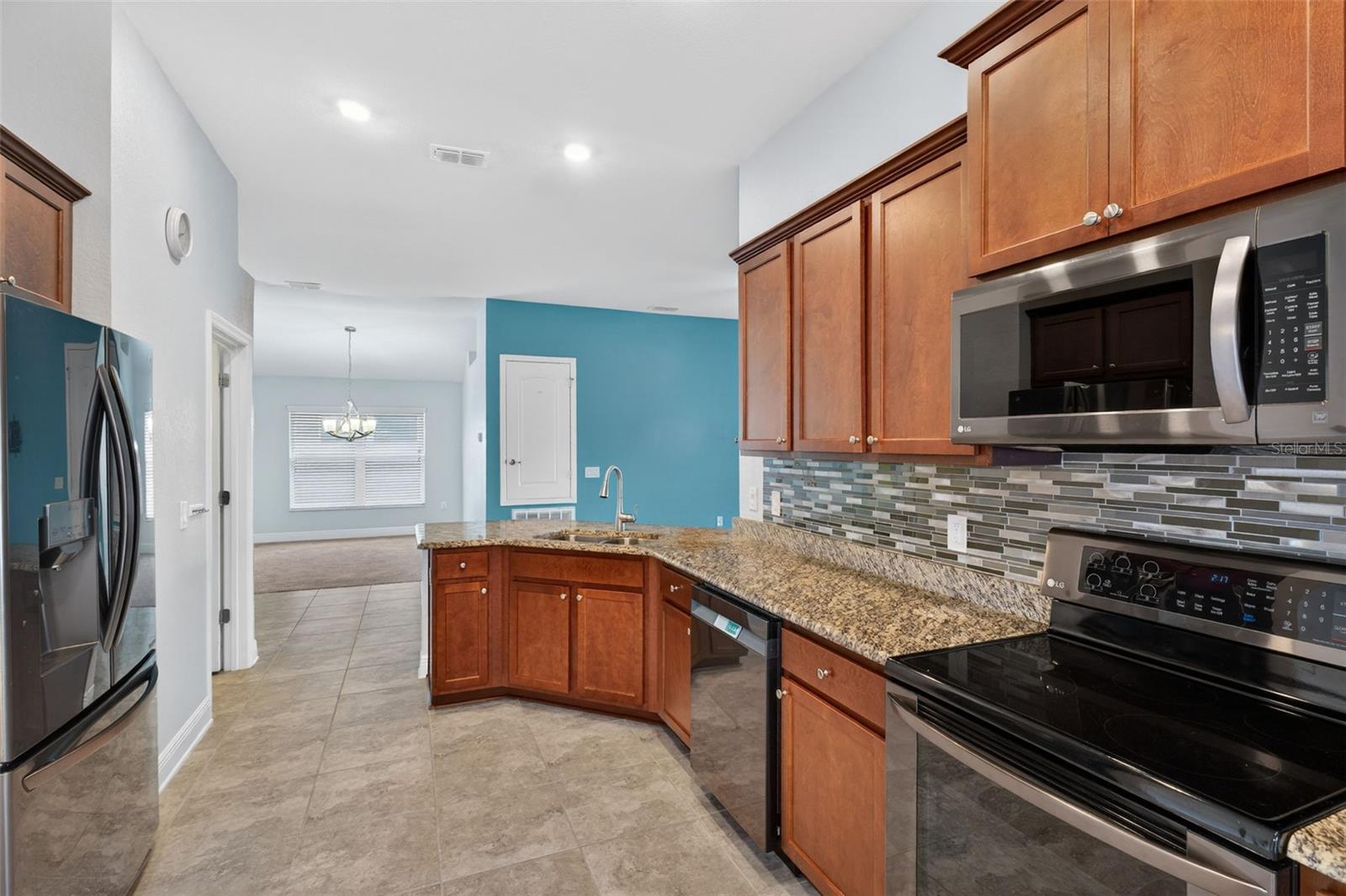 Image 23 of 63 For 649 Meadow Pointe Drive