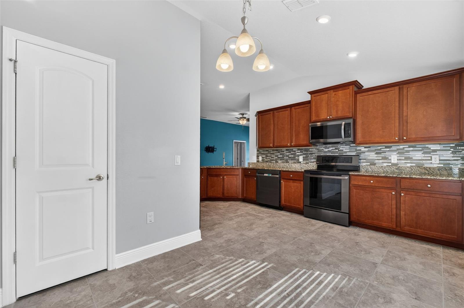 Image 24 of 63 For 649 Meadow Pointe Drive