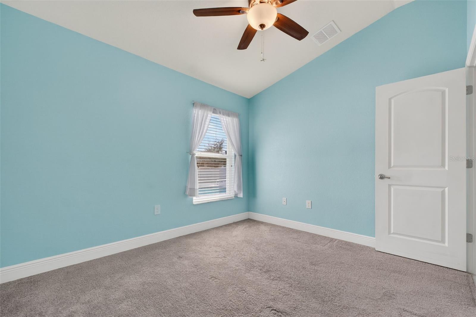 Image 37 of 63 For 649 Meadow Pointe Drive