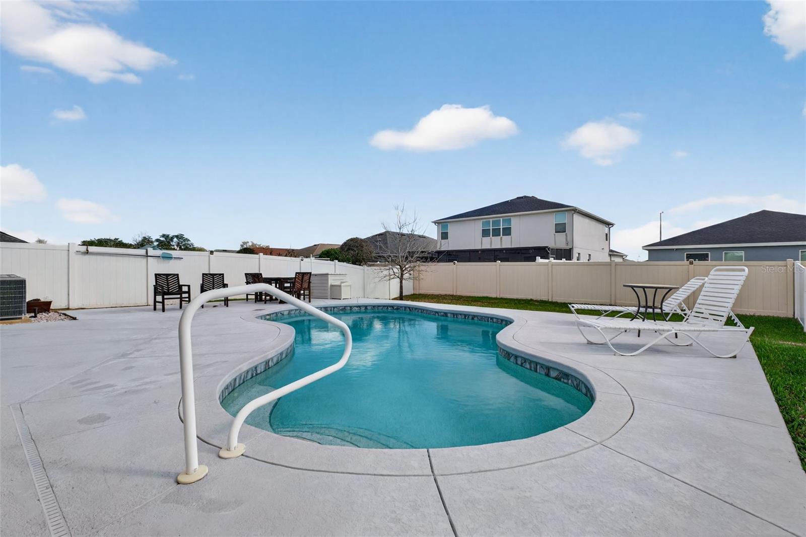 Image 42 of 63 For 649 Meadow Pointe Drive