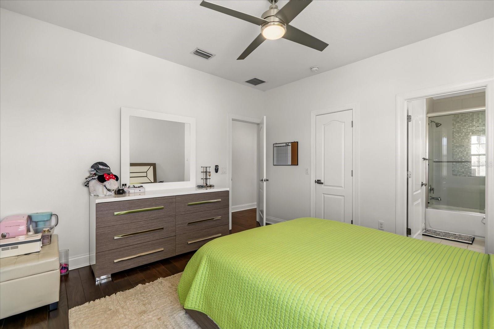 Image 26 of 45 For 1587 Castile Street