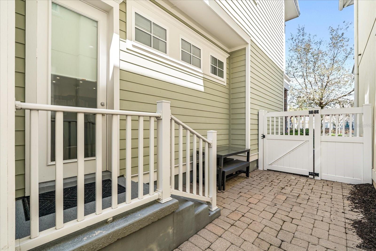 Image 34 of 45 For 1587 Castile Street