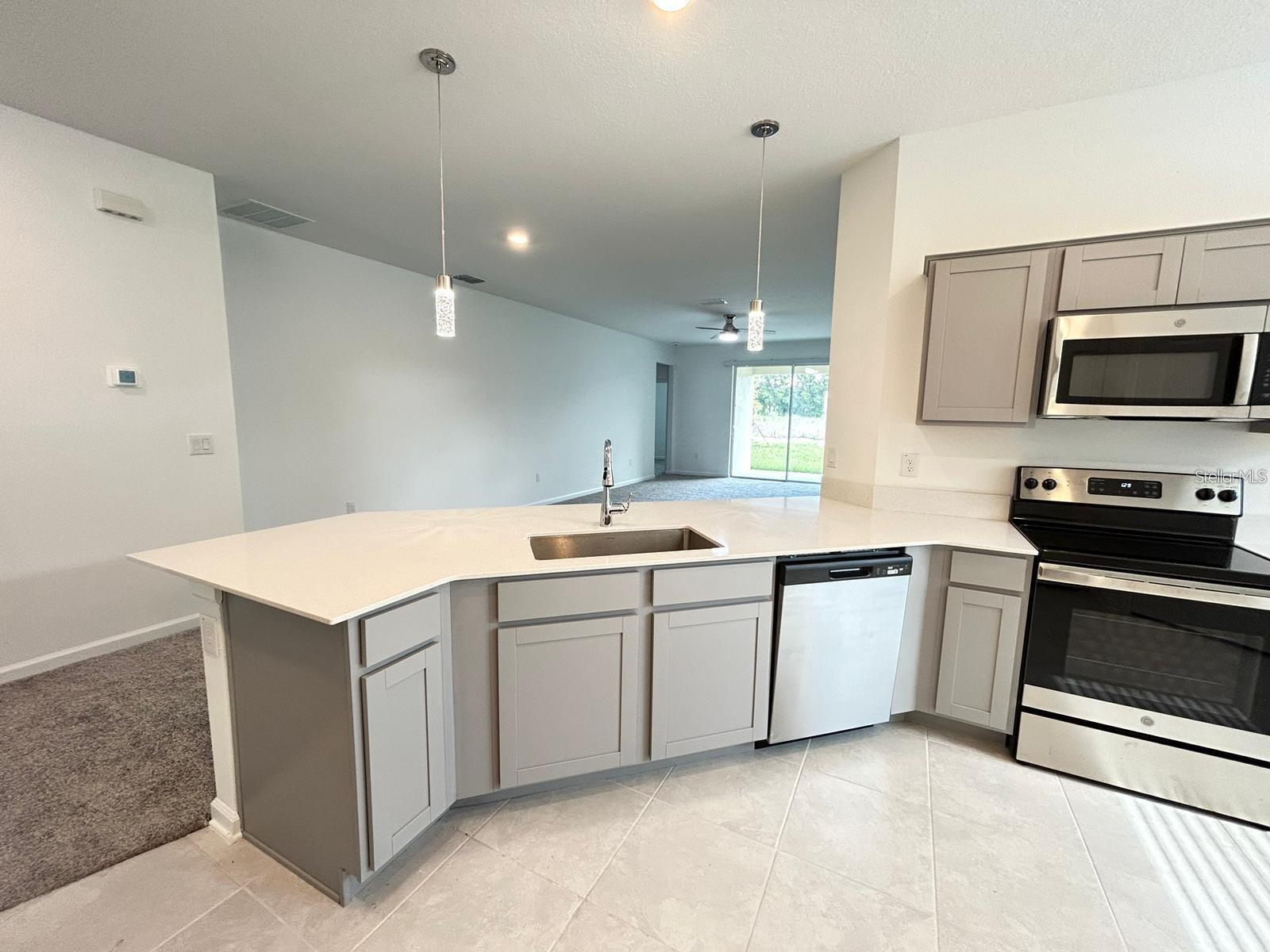 Image 4 of 20 For 305 Loch Court