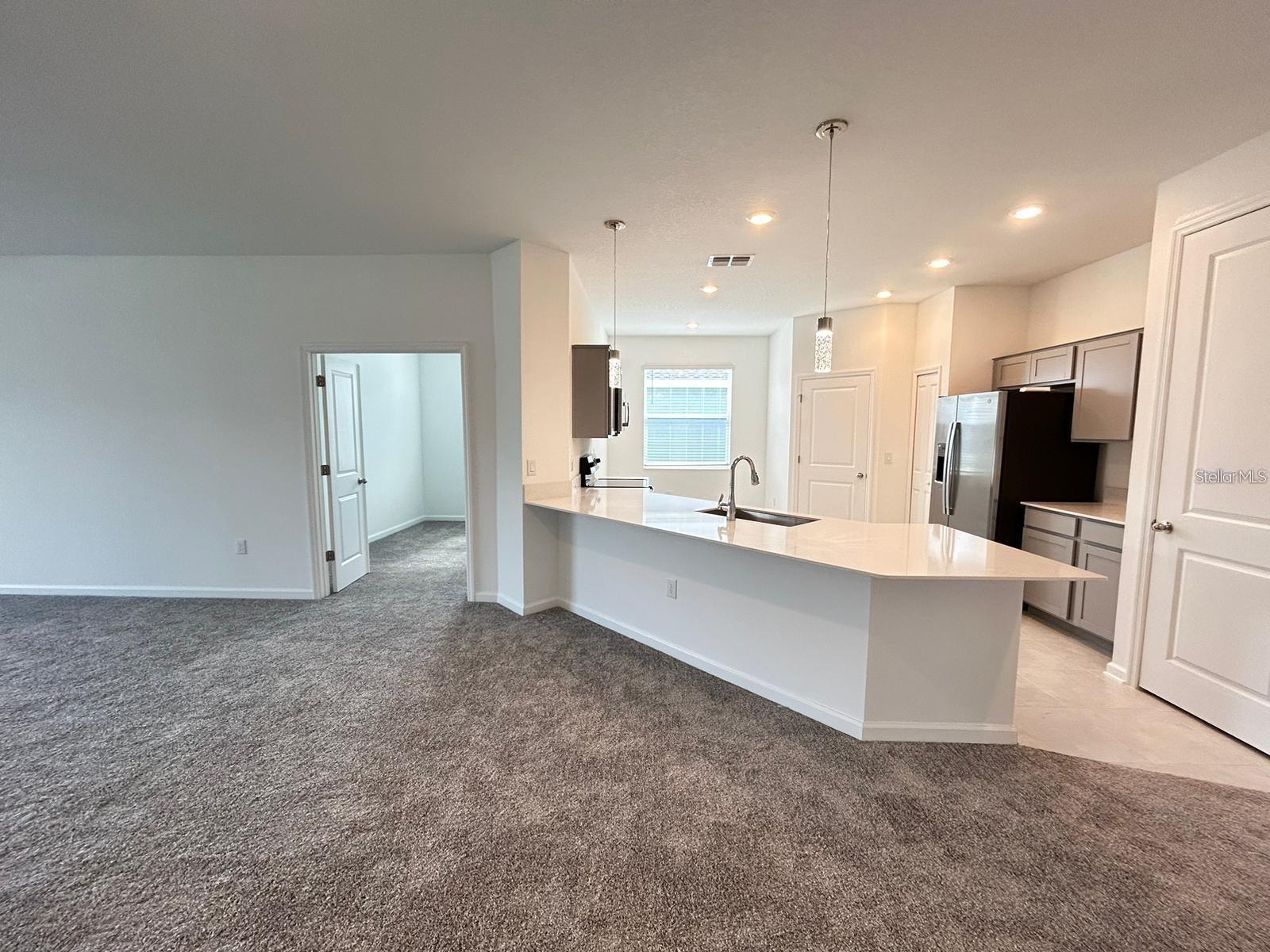 Image 5 of 20 For 305 Loch Court