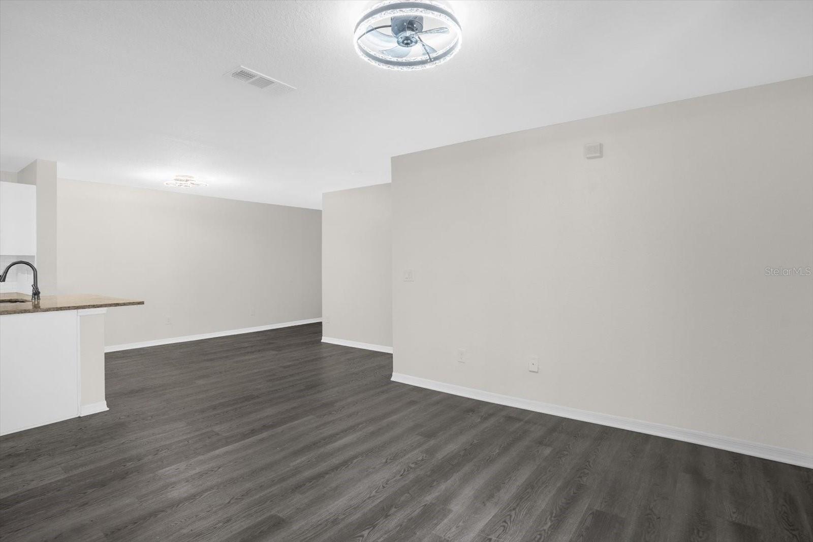 Image 9 of 25 For 7606 Pissarro Drive 14204