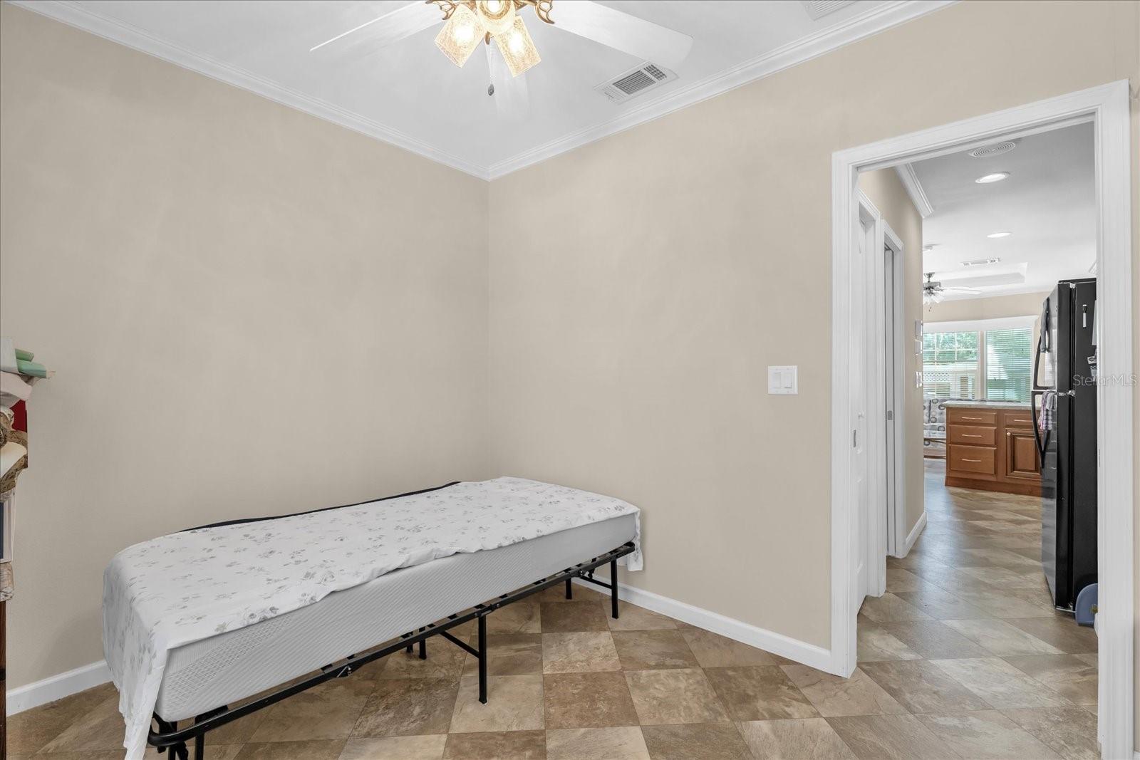 Image 17 of 25 For 1039 Center Crest Boulevard