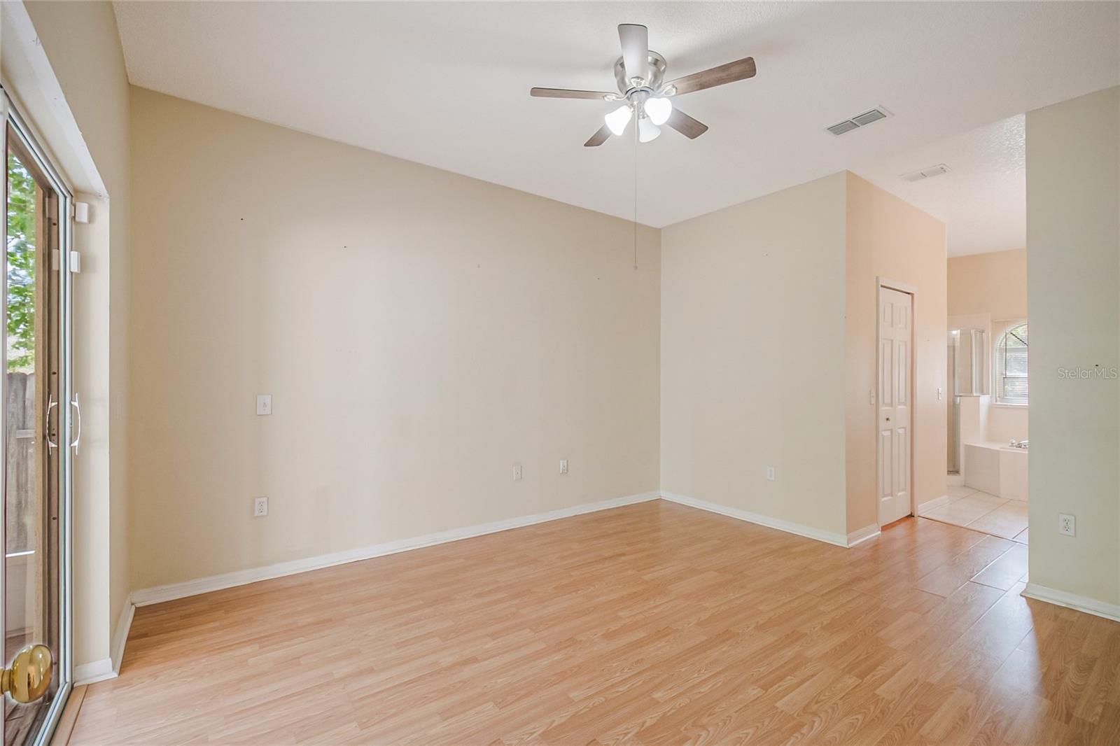 Image 10 of 47 For 603 Pinehurst Court