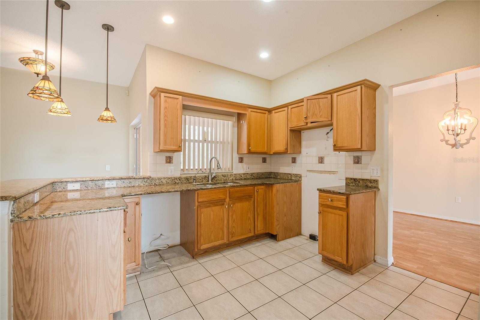 Image 16 of 47 For 603 Pinehurst Court