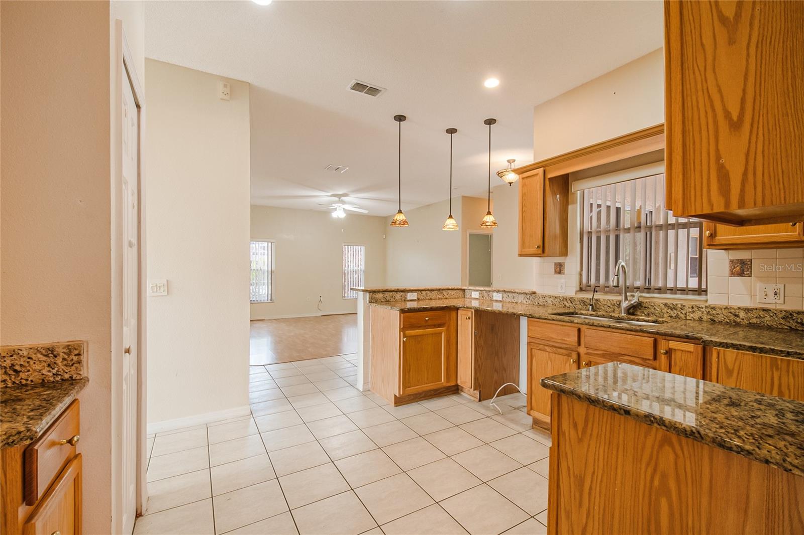 Image 17 of 47 For 603 Pinehurst Court