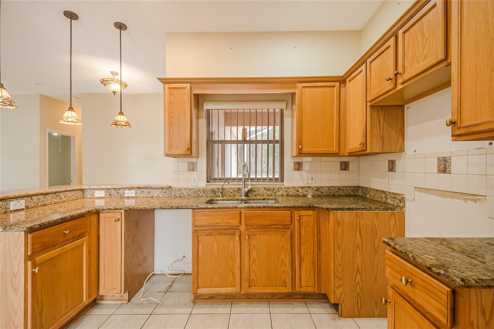 Image 18 of 47 For 603 Pinehurst Court