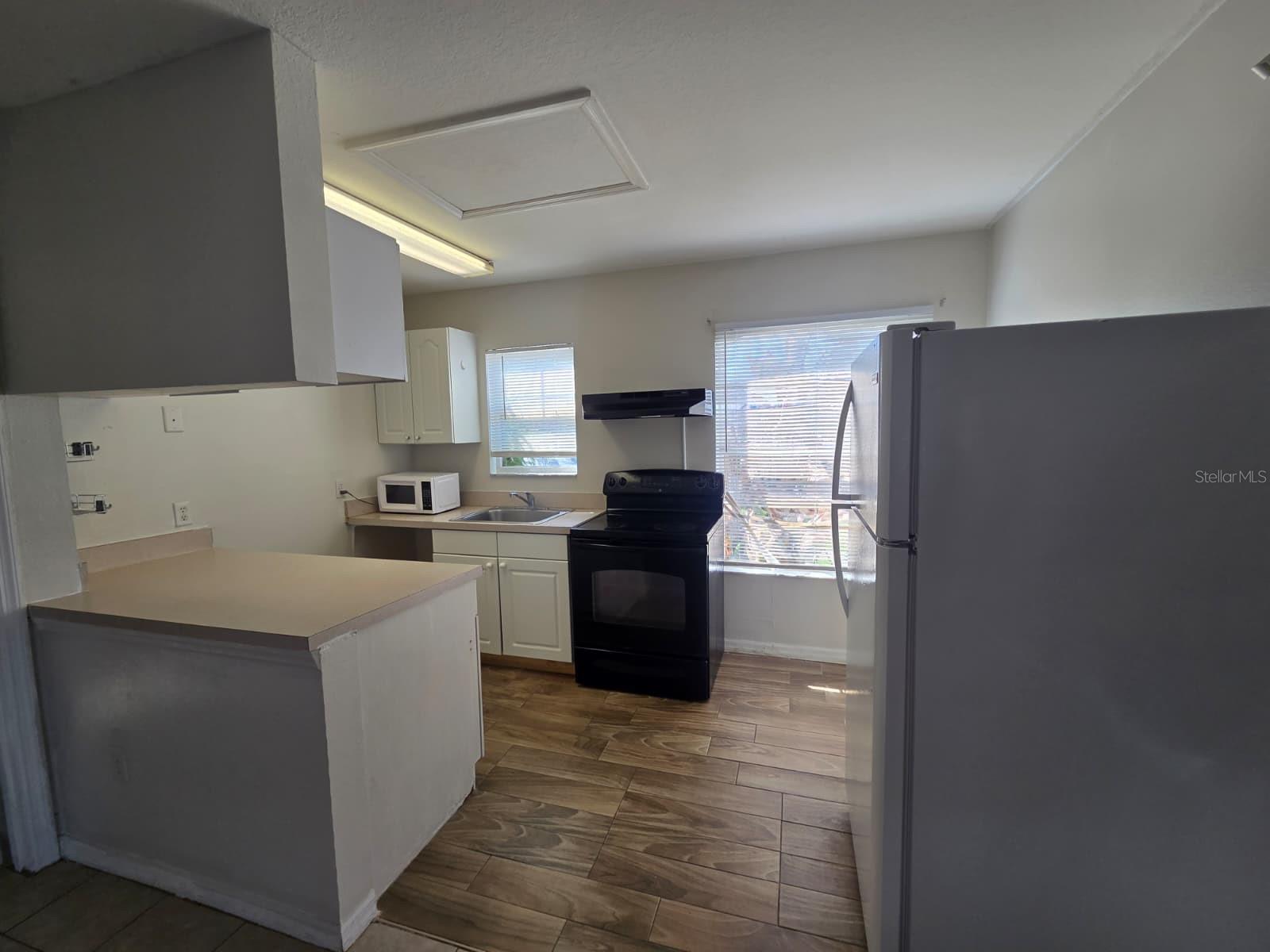 Image 5 of 27 For 609 Caribbean Drive  B