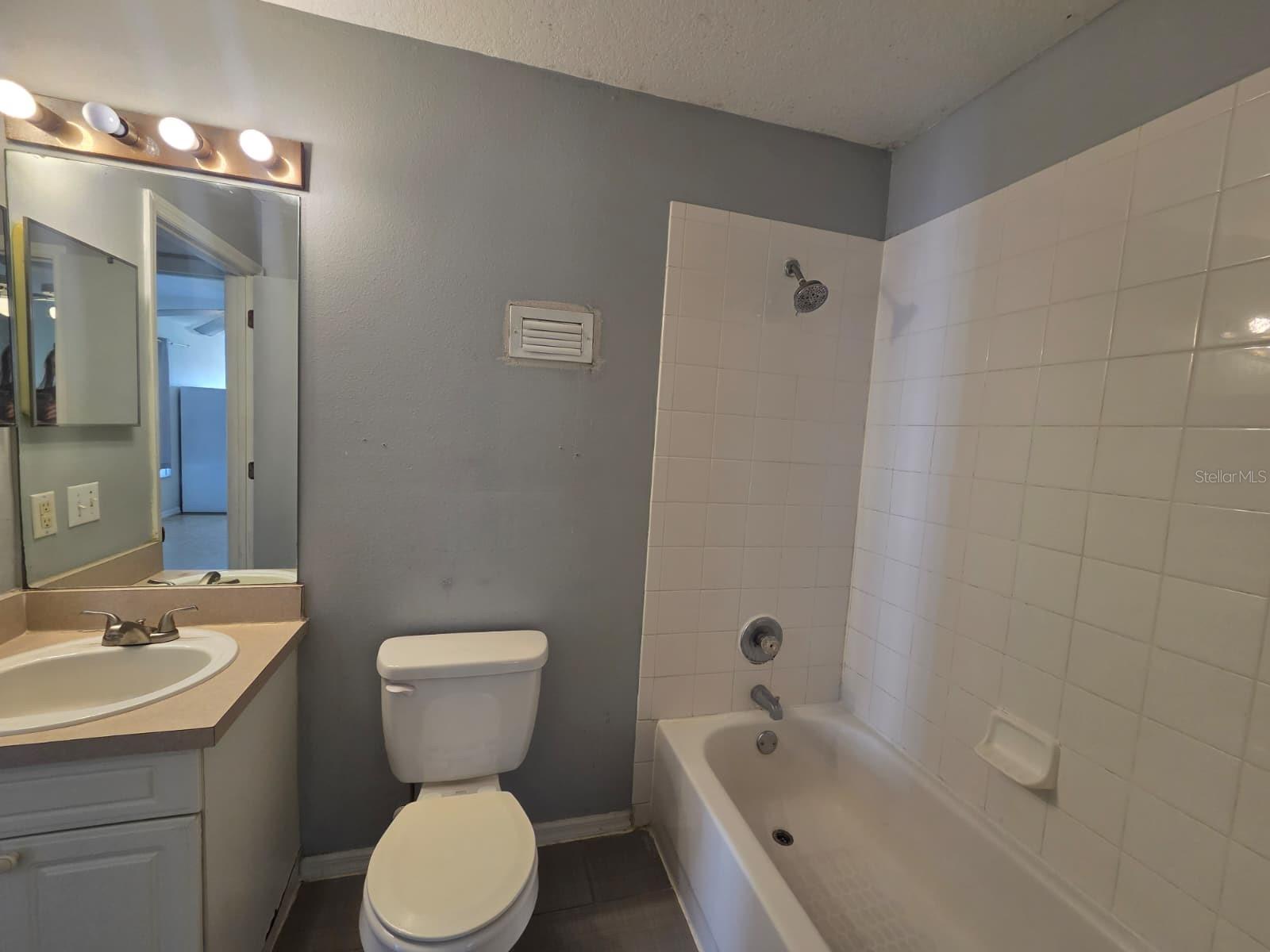 Image 8 of 27 For 609 Caribbean Drive  B