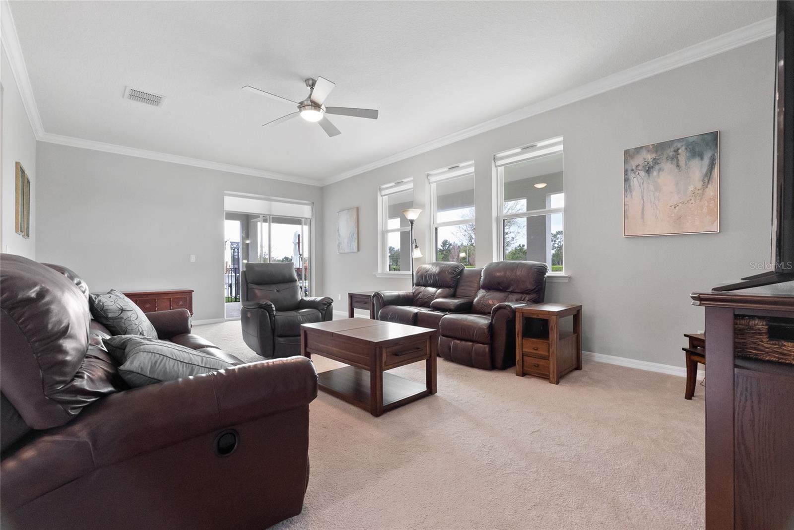 Image 19 of 50 For 693 Big Pine Avenue