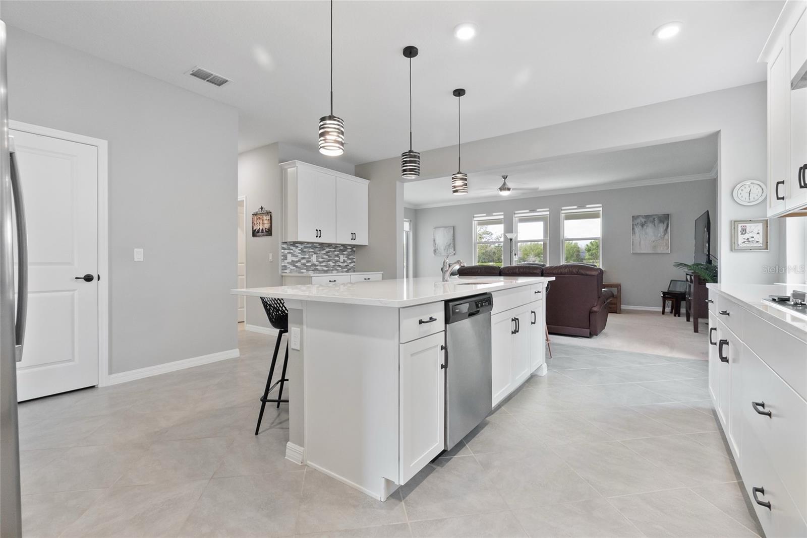 Image 7 of 50 For 693 Big Pine Avenue