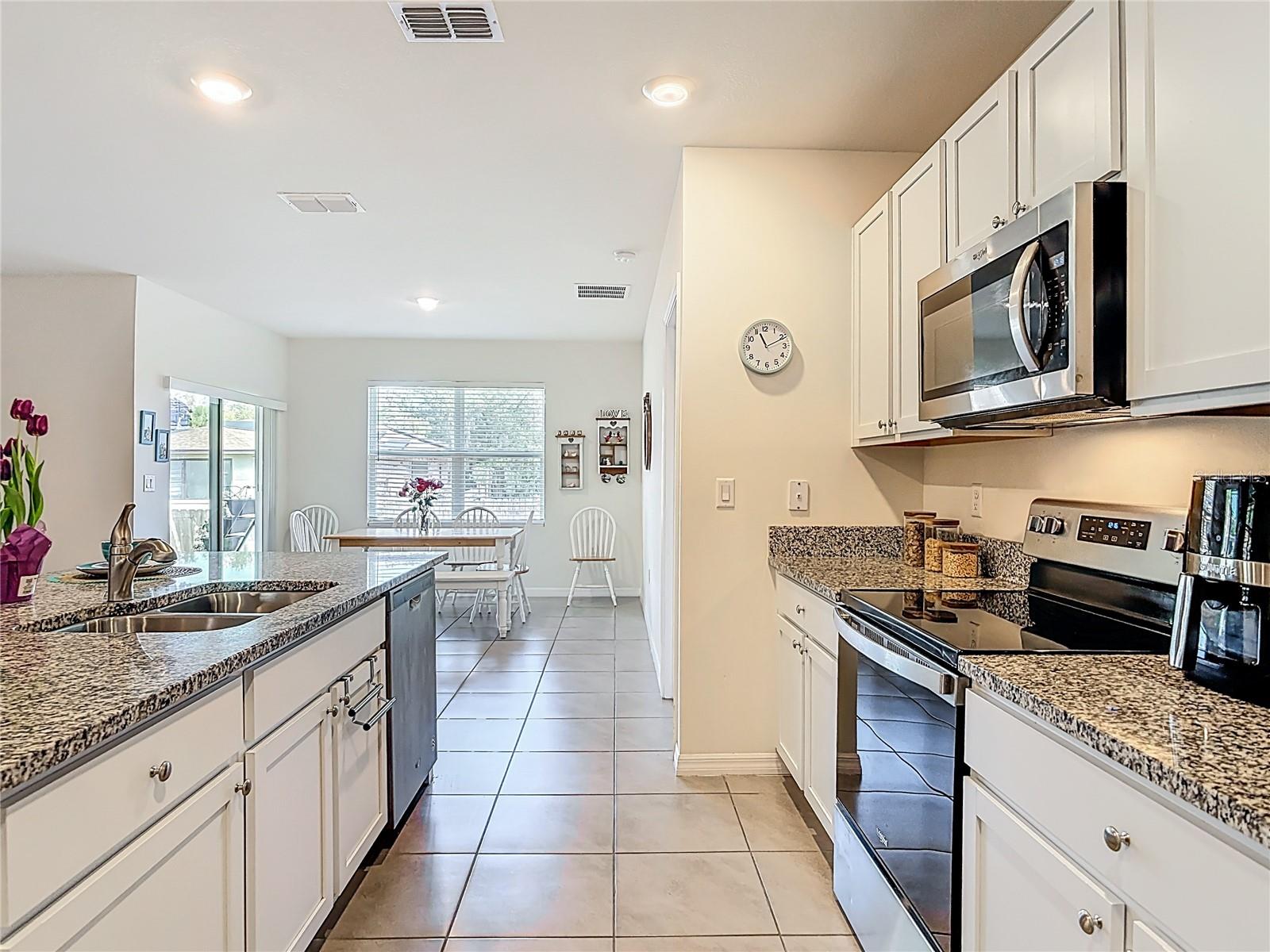 Image 11 of 53 For 712 Red Hawk Lane