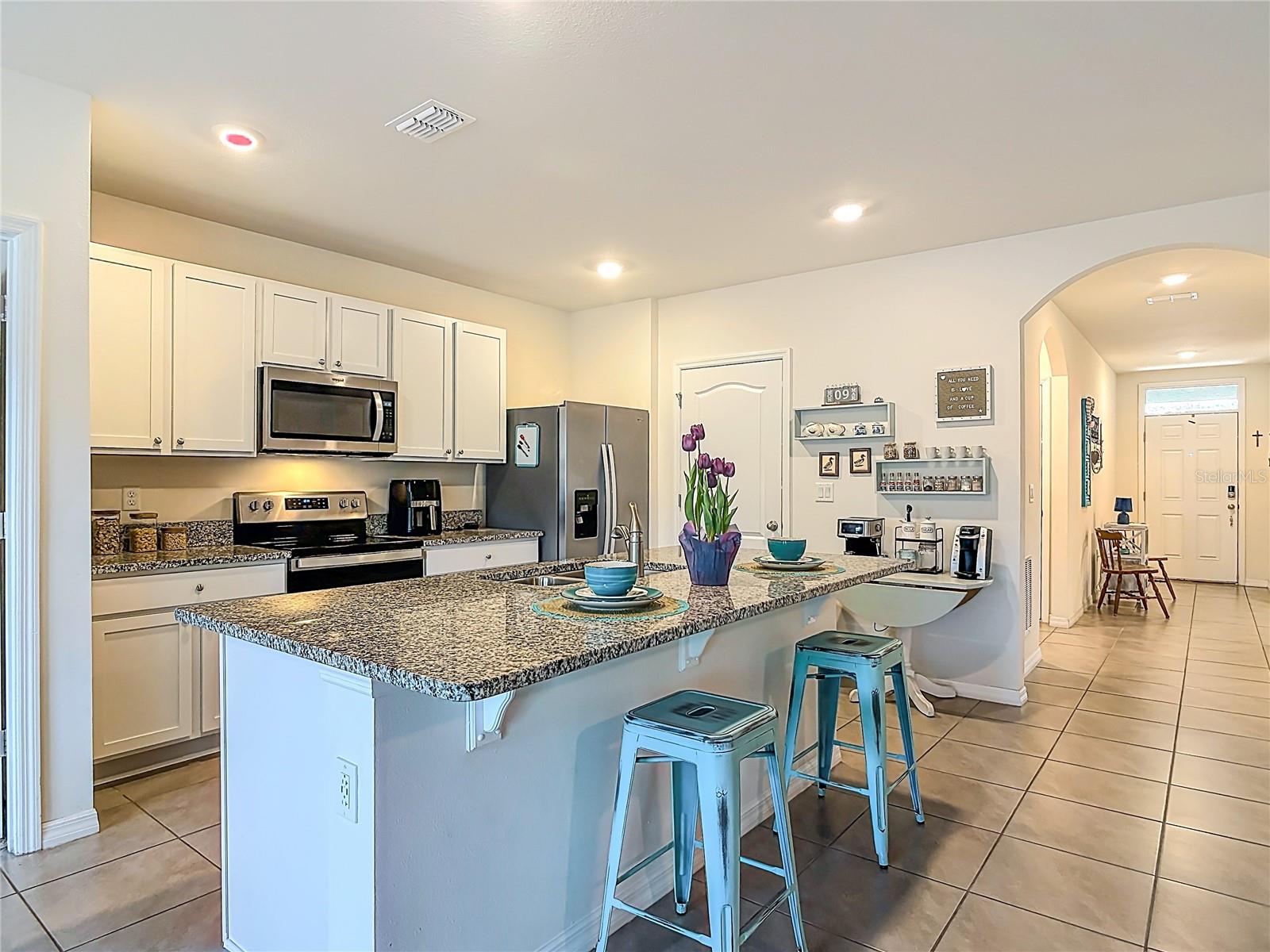 Image 16 of 53 For 712 Red Hawk Lane