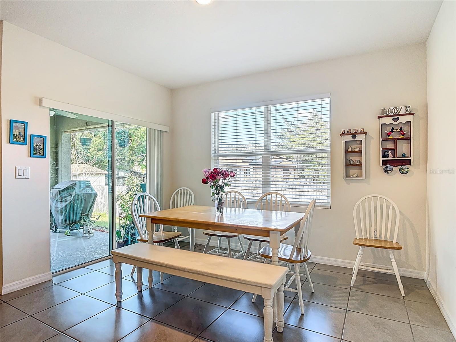 Image 17 of 53 For 712 Red Hawk Lane