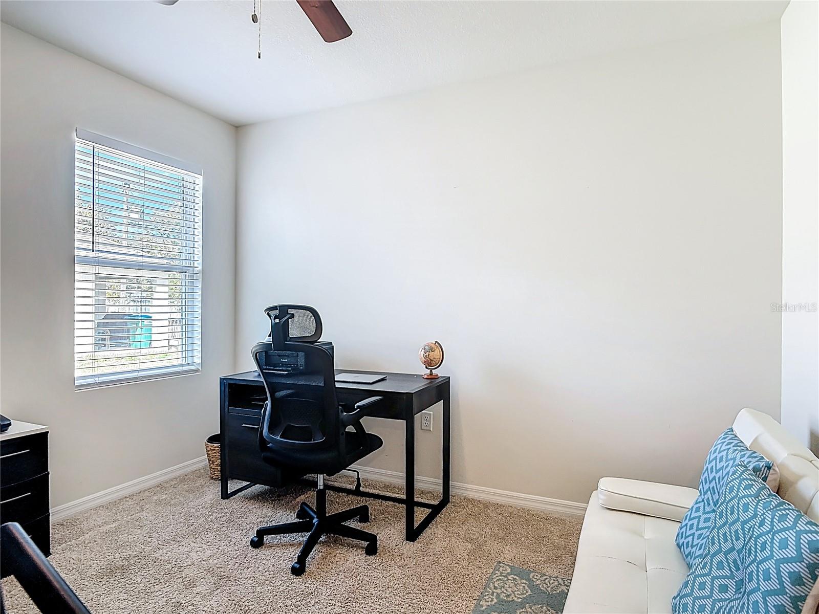 Image 21 of 53 For 712 Red Hawk Lane